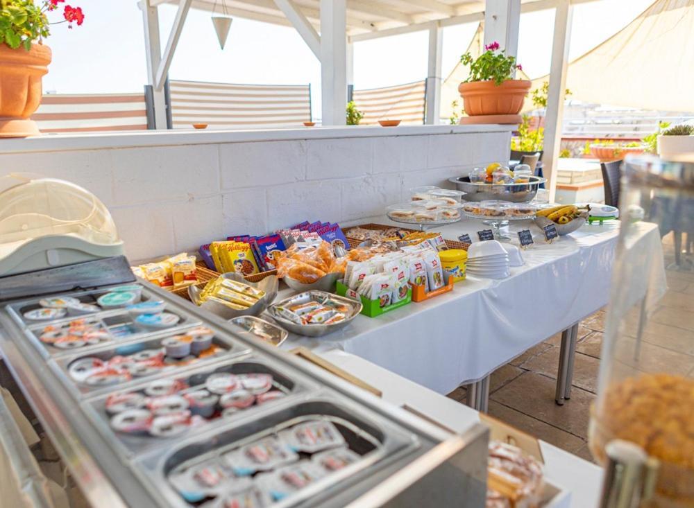 Albergo Piazza Risorgimento Porto Cesareo Exterior photo