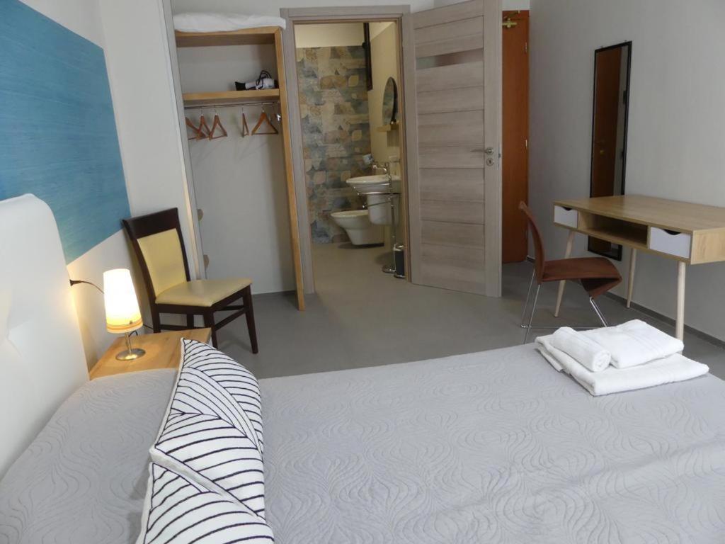 Albergo Piazza Risorgimento Porto Cesareo Exterior photo