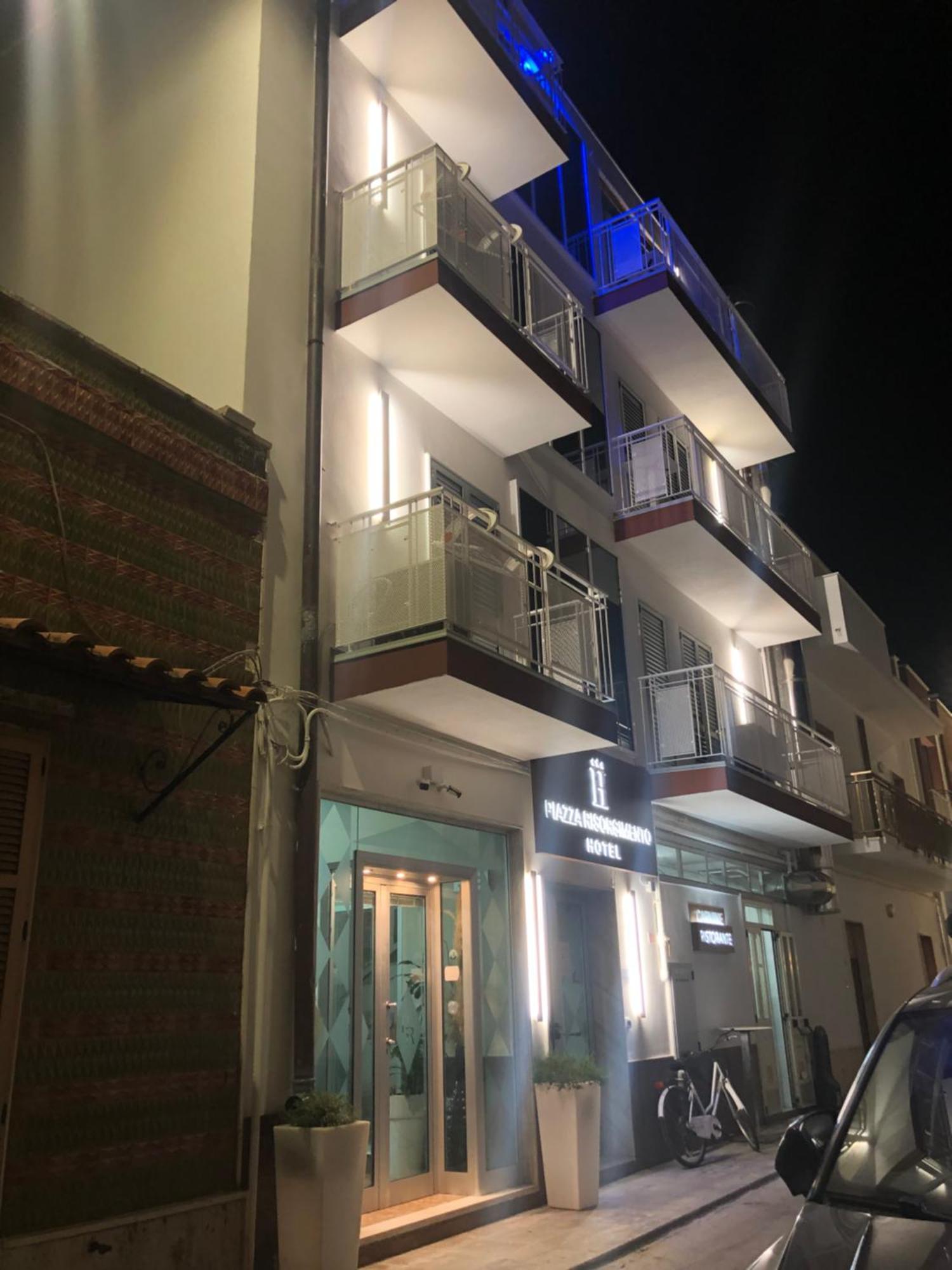 Albergo Piazza Risorgimento Porto Cesareo Exterior photo